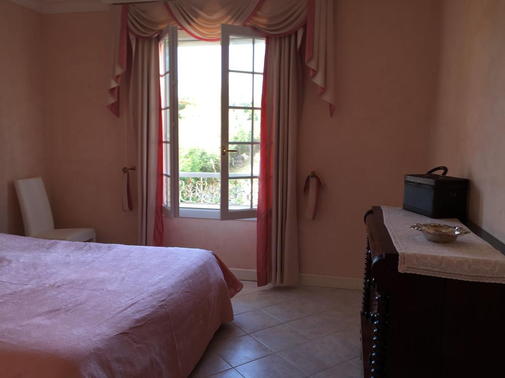 Villa Manu B&B Chambre D'Hote Les Issambres Room photo